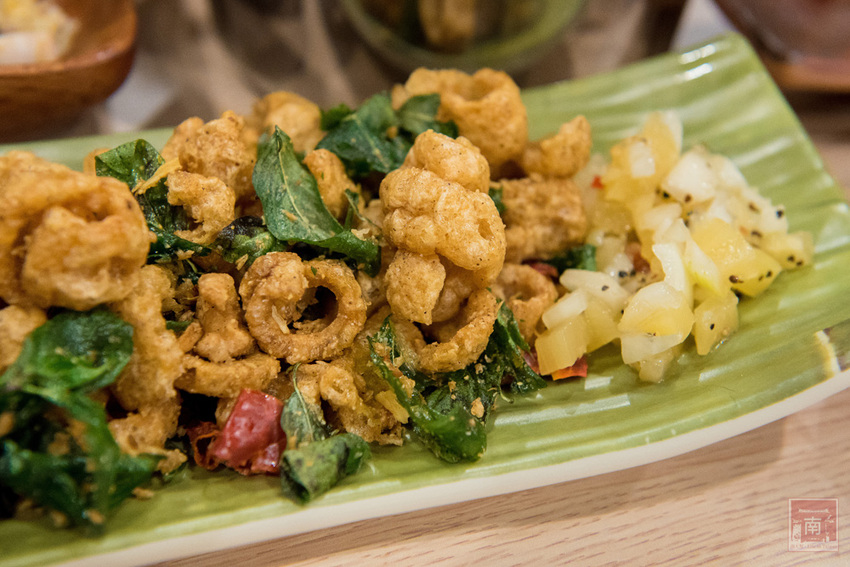 【臺南美食】首推泰式串燒|必點海鮮炒飯.炸豬皮等|泰式晚餐及消夜|永康小酌名店|泰式冰淇淋免費吃|臺南市立圖書館新總館晚餐.消夜~~泰式幽靈串燒-永康店 - 南人幫