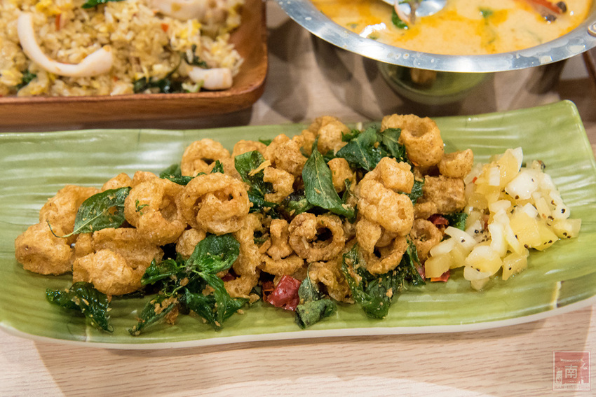 【臺南美食】首推泰式串燒|必點海鮮炒飯.炸豬皮等|泰式晚餐及消夜|永康小酌名店|泰式冰淇淋免費吃|臺南市立圖書館新總館晚餐.消夜~~泰式幽靈串燒-永康店 - 南人幫