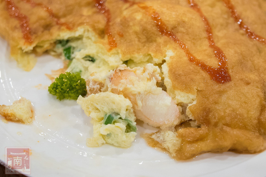 【臺南美食】首推泰式串燒|必點海鮮炒飯.炸豬皮等|泰式晚餐及消夜|永康小酌名店|泰式冰淇淋免費吃|臺南市立圖書館新總館晚餐.消夜~~泰式幽靈串燒-永康店 - 南人幫