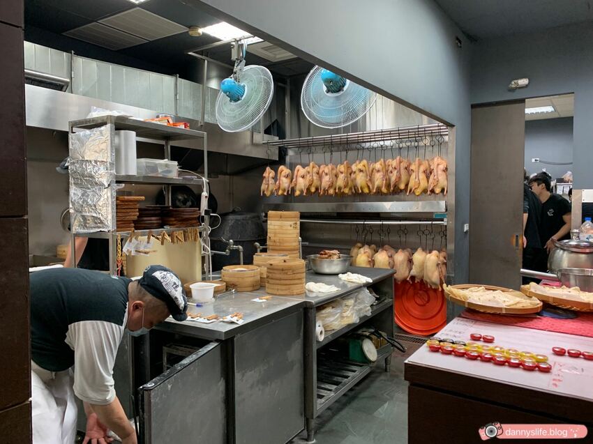 鴉片館 │台中美食•一鴨八吃,現烤現片鴨,每道菜都美味 - 丹尼的吃喝玩樂