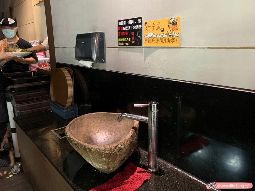 鴉片館 │台中美食•一鴨八吃,現烤現片鴨,每道菜都美味 - 丹尼的吃喝玩樂