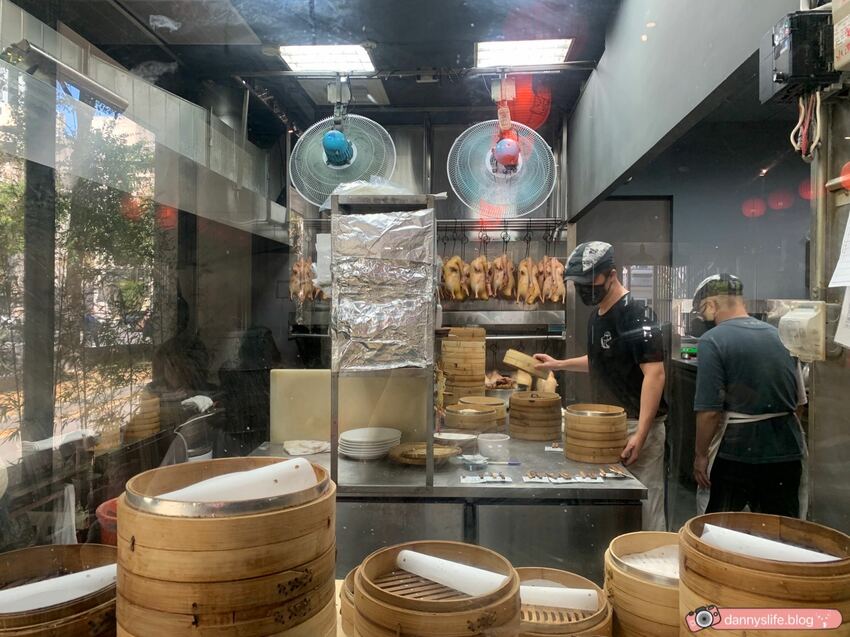 鴉片館 │台中美食•一鴨八吃,現烤現片鴨,每道菜都美味 - 丹尼的吃喝玩樂