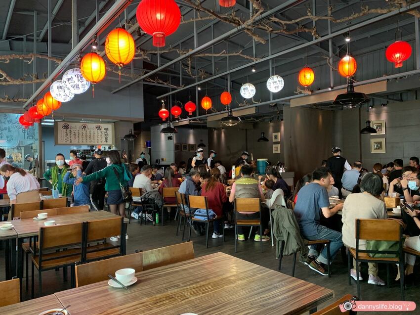 鴉片館 │台中美食•一鴨八吃,現烤現片鴨,每道菜都美味 - 丹尼的吃喝玩樂