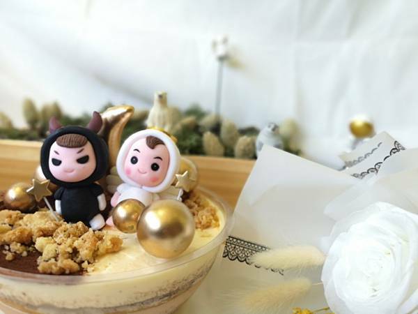 宅配蛋糕推薦))初熱Patisserie 甜點工作室，超級美型的星座蛋糕，超級想要一次擁有，你的星座是什麼？？ - COCO享天下(隆爸妤媽愛白白)