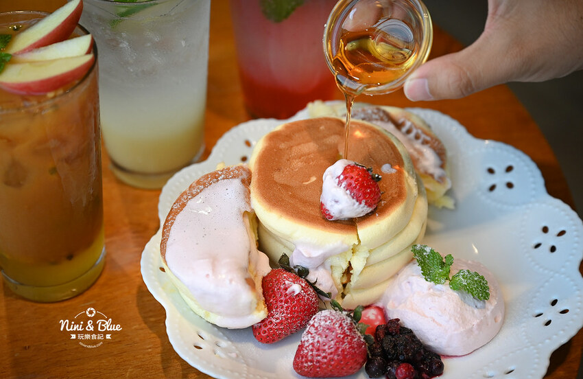 台中梧棲平價好吃特厚三層舒芙蕾鬆餅、精品咖啡與無敵大海景-妮妮布魯