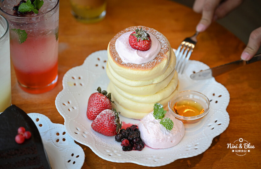 台中梧棲平價好吃特厚三層舒芙蕾鬆餅、精品咖啡與無敵大海景-妮妮布魯