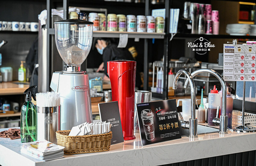 台中梧棲平價好吃特厚三層舒芙蕾鬆餅、精品咖啡與無敵大海景-妮妮布魯