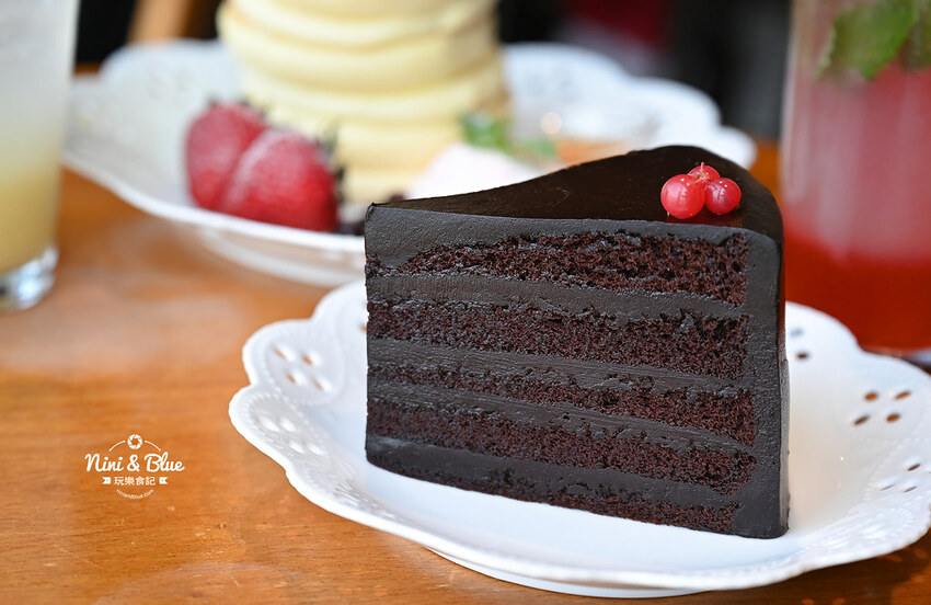 台中梧棲平價好吃特厚三層舒芙蕾鬆餅、精品咖啡與無敵大海景-妮妮布魯