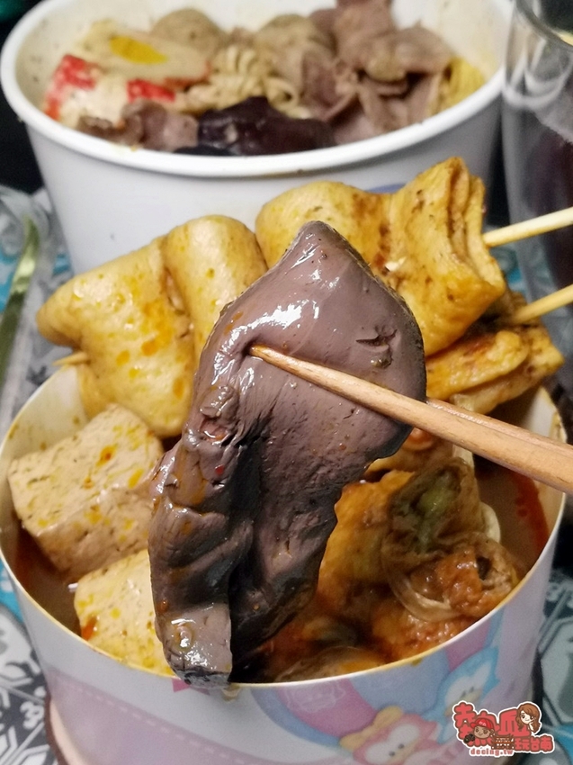 【台南美食】台南少見的麻辣風味魚板串!百元內就能吃到麻辣鍋等級的料理:媽麻馬 麻辣燙 - 熱血玩台南。跳躍新世界