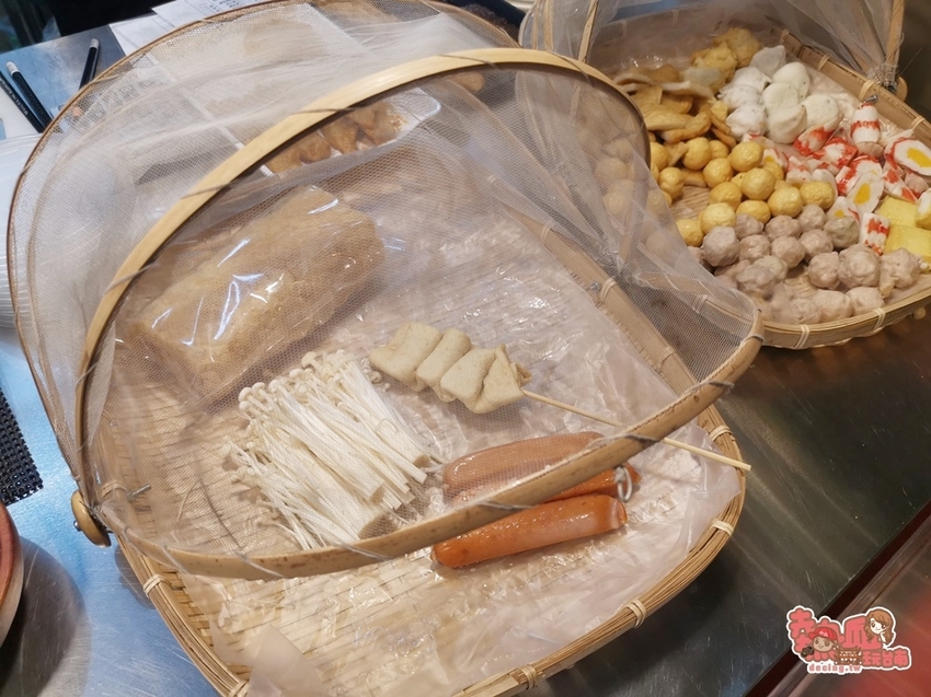 【台南美食】台南少見的麻辣風味魚板串!百元內就能吃到麻辣鍋等級的料理:媽麻馬 麻辣燙 - 熱血玩台南。跳躍新世界