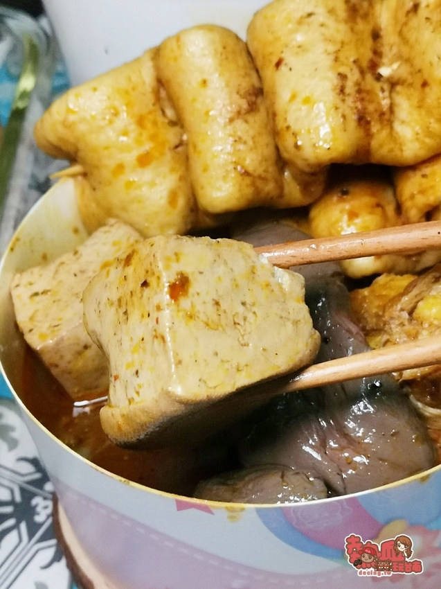 【台南美食】台南少見的麻辣風味魚板串!百元內就能吃到麻辣鍋等級的料理:媽麻馬 麻辣燙 - 熱血玩台南。跳躍新世界