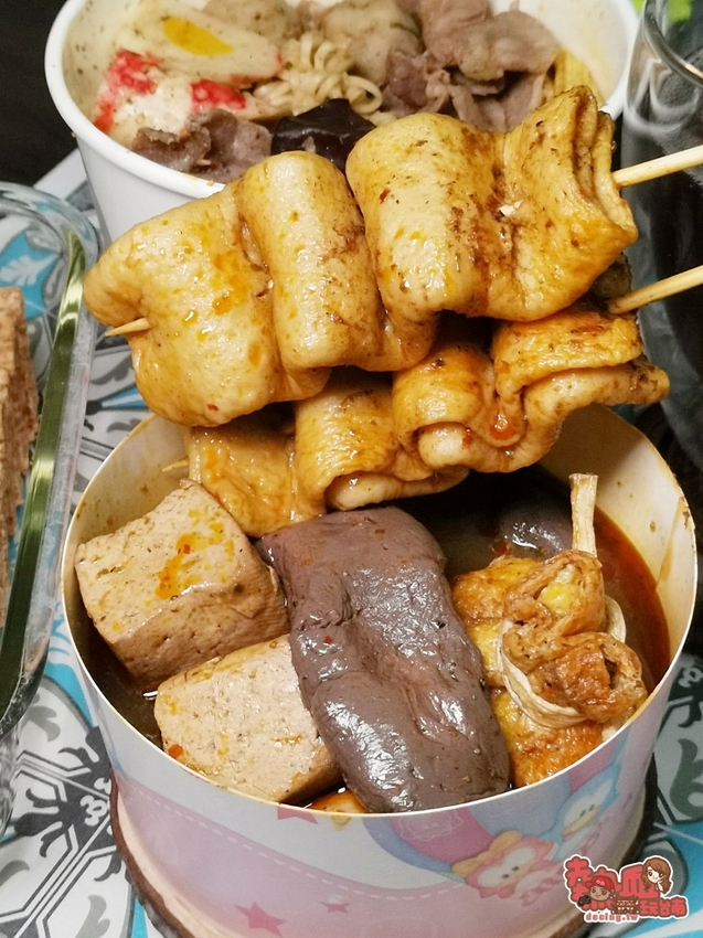 【台南美食】台南少見的麻辣風味魚板串!百元內就能吃到麻辣鍋等級的料理:媽麻馬 麻辣燙 - 熱血玩台南。跳躍新世界