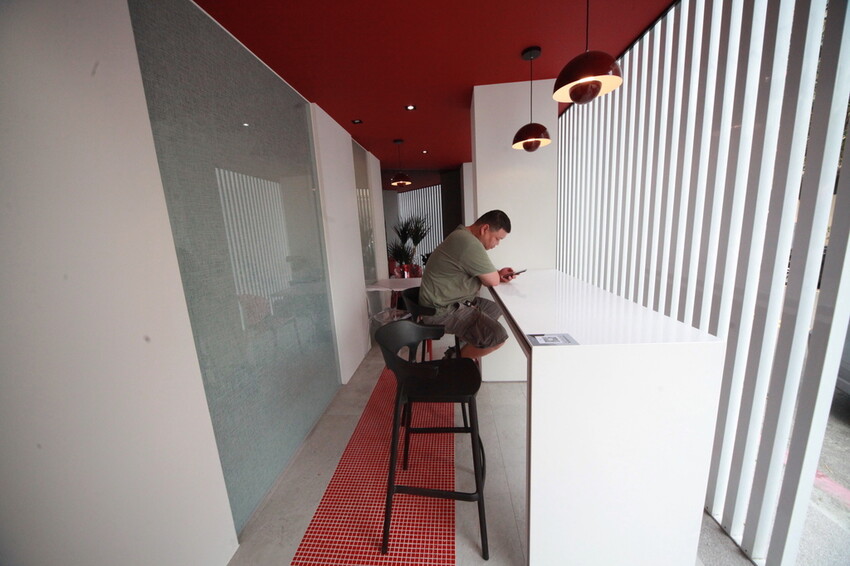 台南市中西區吃。台南市｜中西區。「 老唐牛肉麵」台南知名的老字號牛肉麵強勢回歸，試營運先天不足 後天失調，鹿希派發