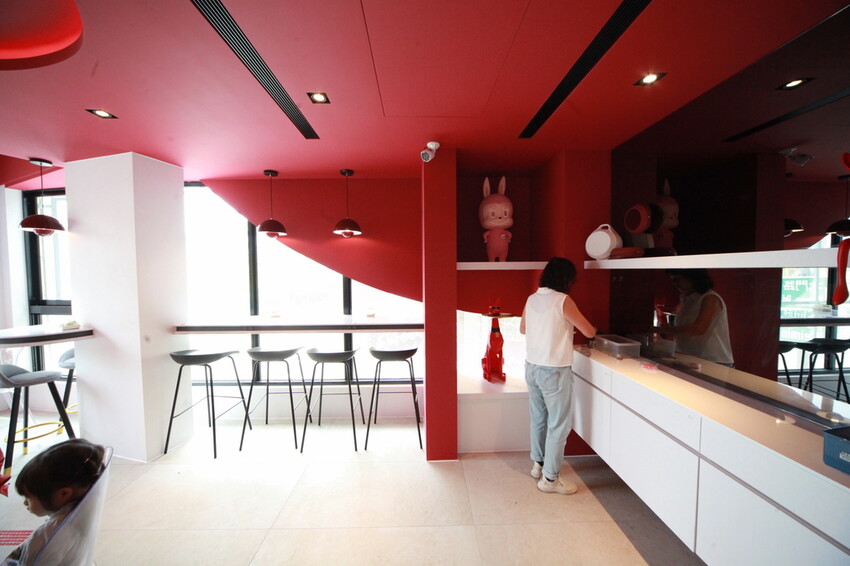 台南市中西區吃。台南市｜中西區。「 老唐牛肉麵」台南知名的老字號牛肉麵強勢回歸，試營運先天不足 後天失調，鹿希派發