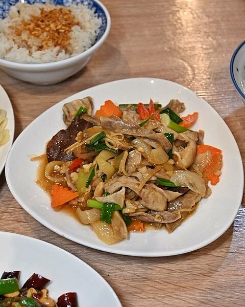 好家廚房｜左營區美食｜家常台菜餐館｜份量很適合小家庭來用餐