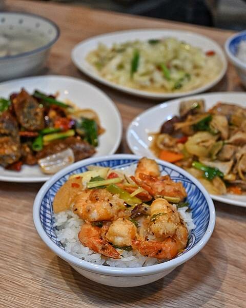 好家廚房｜左營區美食｜家常台菜餐館｜份量很適合小家庭來用餐