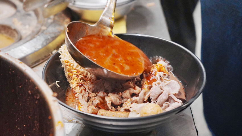 台南市中西區[台南美食] 老有味麻辣燙｜台南必吃巷弄美食！最好吃的臭豆腐、鴨血、牛三寶