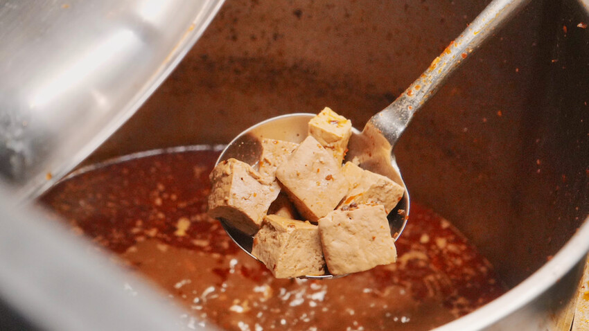 台南市中西區[台南美食] 老有味麻辣燙｜台南必吃巷弄美食！最好吃的臭豆腐、鴨血、牛三寶