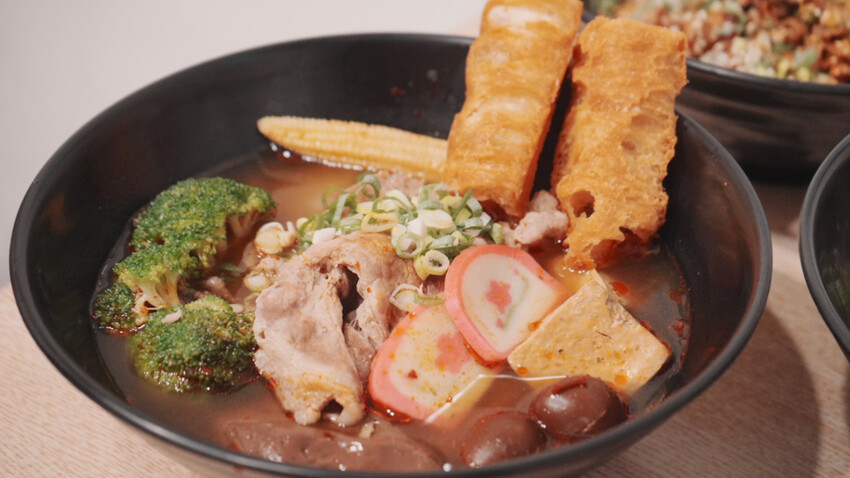 台南市中西區[台南美食] 老有味麻辣燙｜台南必吃巷弄美食！最好吃的臭豆腐、鴨血、牛三寶