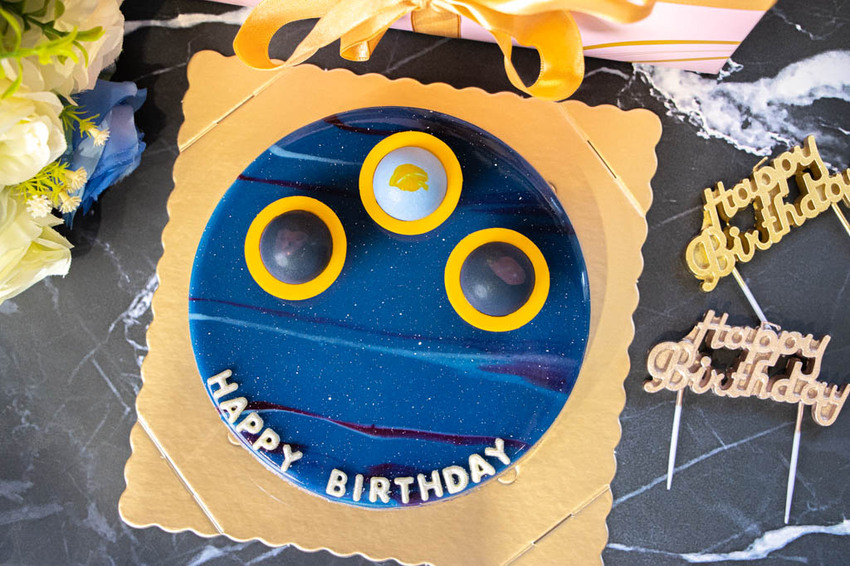 台中西區，亮眼吸睛的網美風格蛋糕-P&Js Pâtisserie 法式鏡面蛋糕。 - 微笑Joe幸運