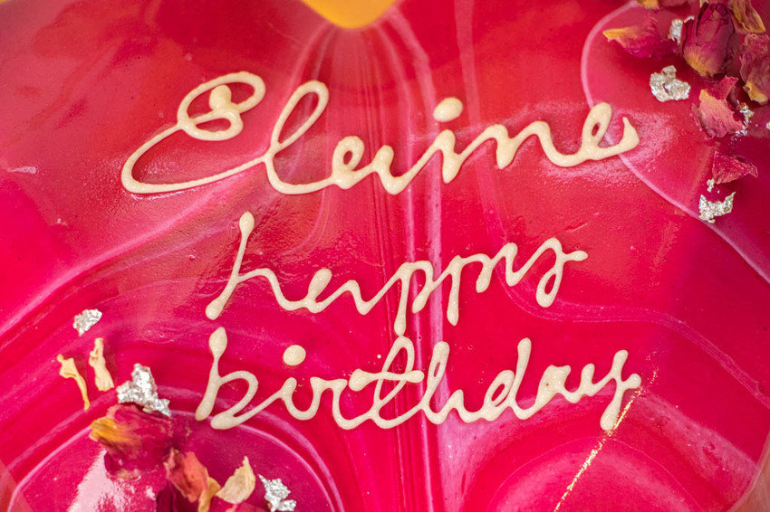 台中西區，亮眼吸睛的網美風格蛋糕-P&Js Pâtisserie 法式鏡面蛋糕。 - 微笑Joe幸運