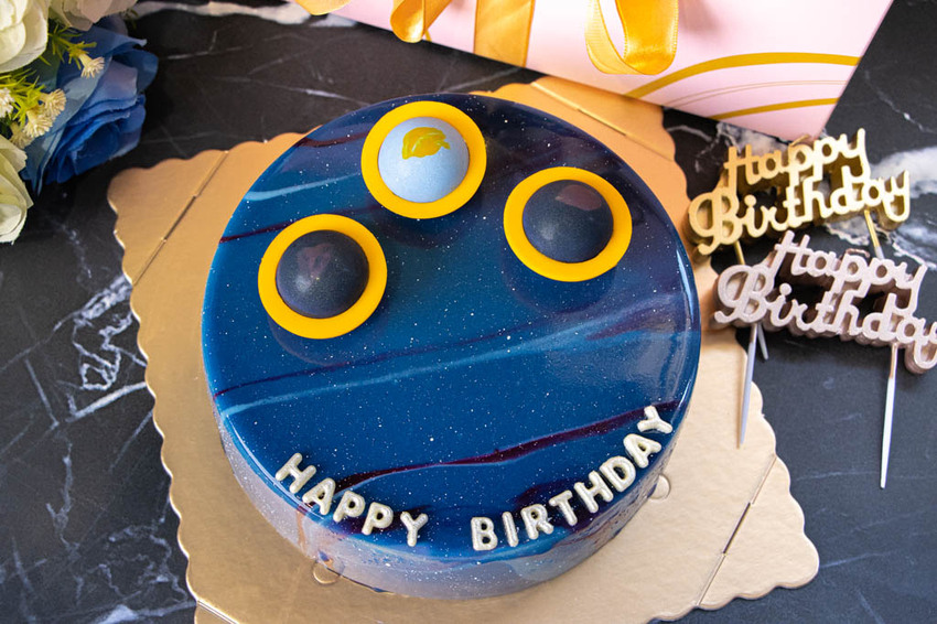 台中西區，亮眼吸睛的網美風格蛋糕-P&Js Pâtisserie 法式鏡面蛋糕。 - 微笑Joe幸運