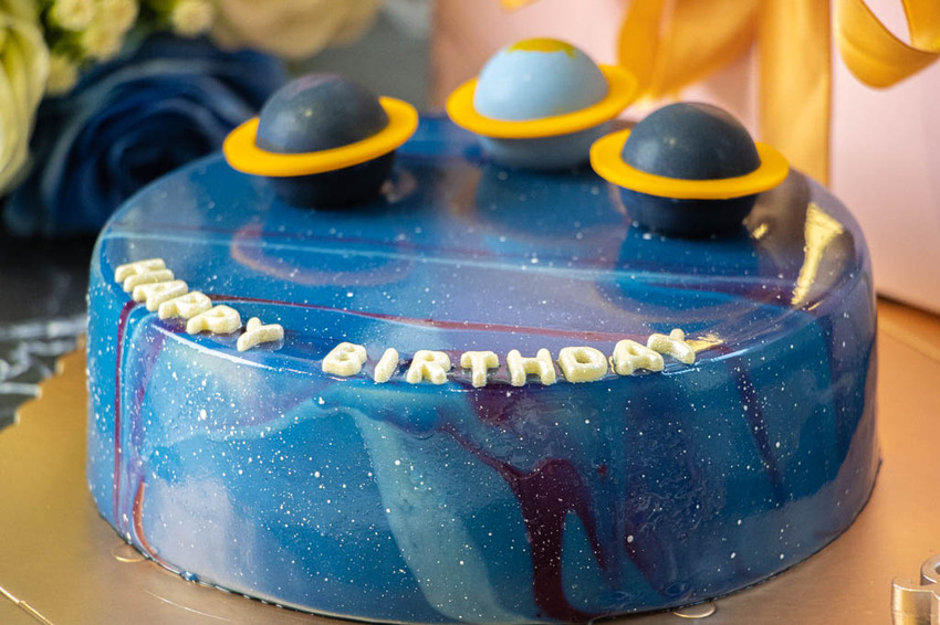 台中西區，亮眼吸睛的網美風格蛋糕-P&Js Pâtisserie 法式鏡面蛋糕。 - 微笑Joe幸運