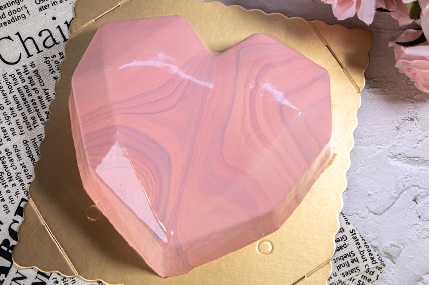 台中西區，亮眼吸睛的網美風格蛋糕-P&Js Pâtisserie 法式鏡面蛋糕。 - 微笑Joe幸運