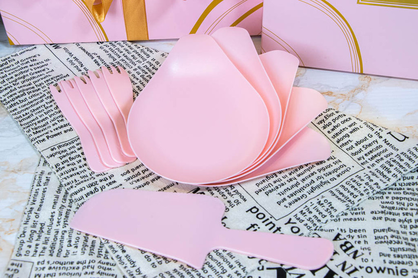 台中西區，亮眼吸睛的網美風格蛋糕-P&Js Pâtisserie 法式鏡面蛋糕。 - 微笑Joe幸運