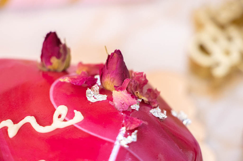 台中西區，亮眼吸睛的網美風格蛋糕-P&Js Pâtisserie 法式鏡面蛋糕。 - 微笑Joe幸運