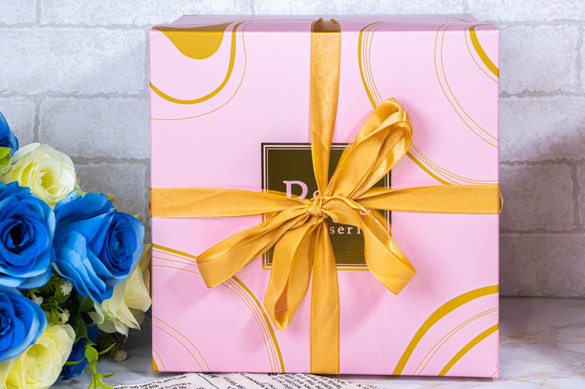 台中西區，亮眼吸睛的網美風格蛋糕-P&Js Pâtisserie 法式鏡面蛋糕。 - 微笑Joe幸運