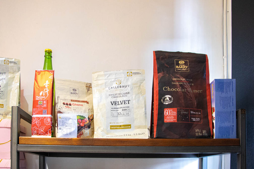 台中西區，亮眼吸睛的網美風格蛋糕-P&Js Pâtisserie 法式鏡面蛋糕。 - 微笑Joe幸運