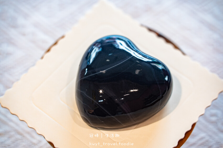 台中生日蛋糕推薦_P&J’s Pâtisserie 法式鏡面蛋糕，鏡面般的高顏值蛋糕，高CP值客製化生日蛋糕，台中西區甜點推薦_2025蛋糕價格表 – 冠婷生活趣