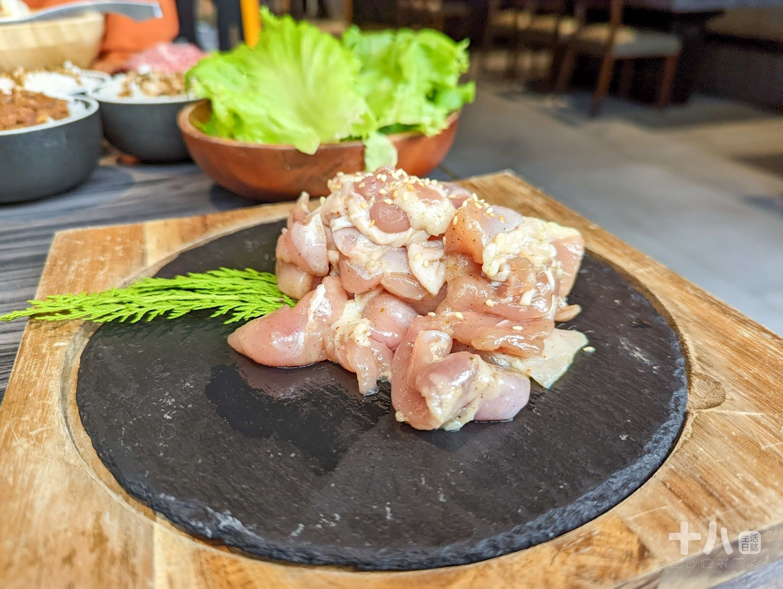 【新竹美食】火山岩燒肉竹北旗艦店｜印地安風主題特色燒肉、岩漿火鍋新品牌，肉品種類多樣化、海鮮肉品一次滿足！(2022/12/31前，出示此文章享95折、送風味雞頸肉)