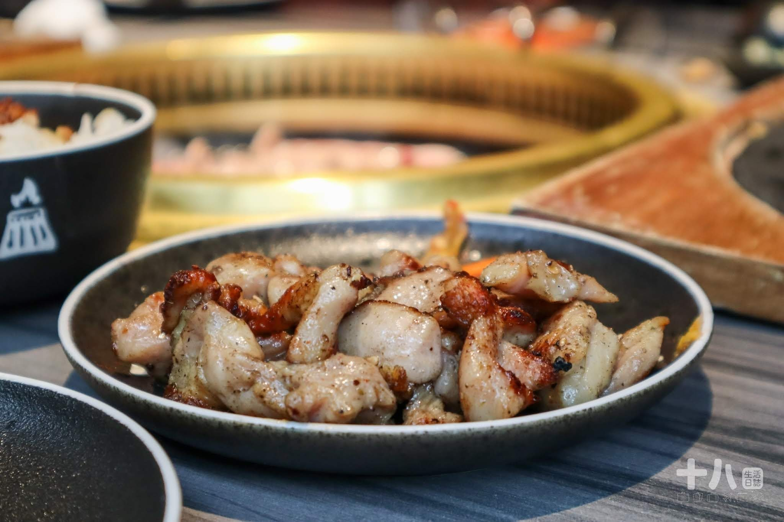 【新竹美食】火山岩燒肉竹北旗艦店｜印地安風主題特色燒肉、岩漿火鍋新品牌，肉品種類多樣化、海鮮肉品一次滿足！(2022/12/31前，出示此文章享95折、送風味雞頸肉)