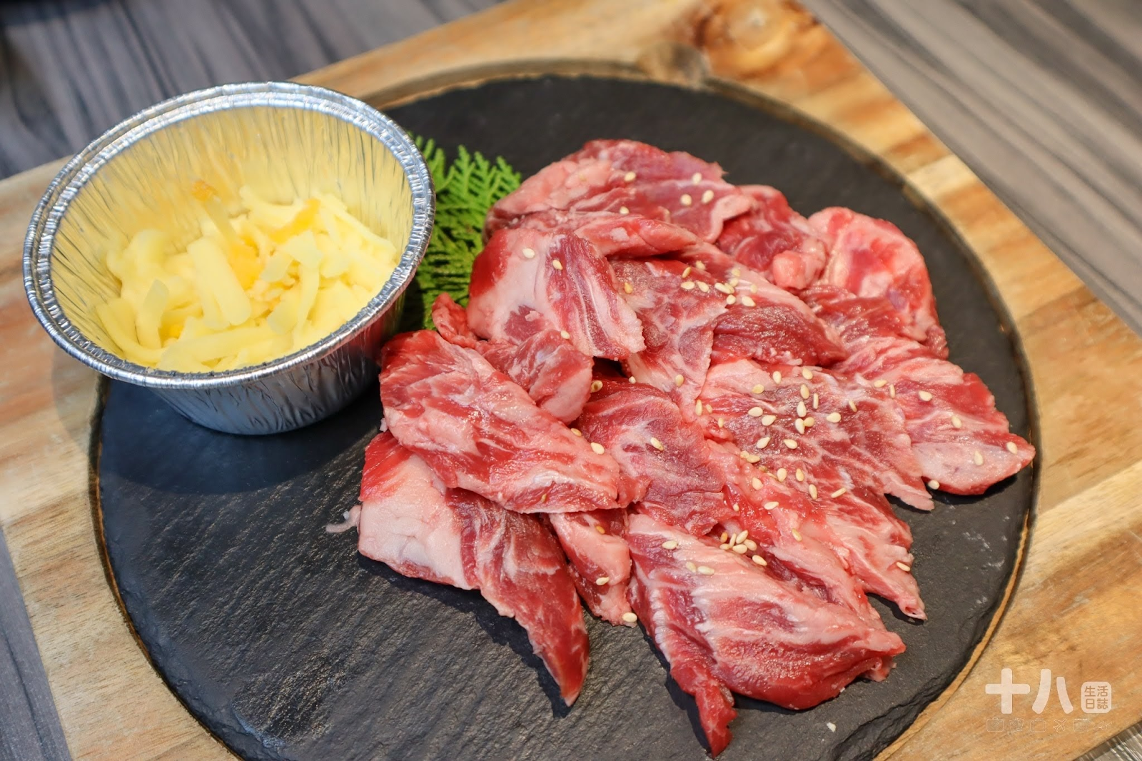 【新竹美食】火山岩燒肉竹北旗艦店｜印地安風主題特色燒肉、岩漿火鍋新品牌，肉品種類多樣化、海鮮肉品一次滿足！(2022/12/31前，出示此文章享95折、送風味雞頸肉)