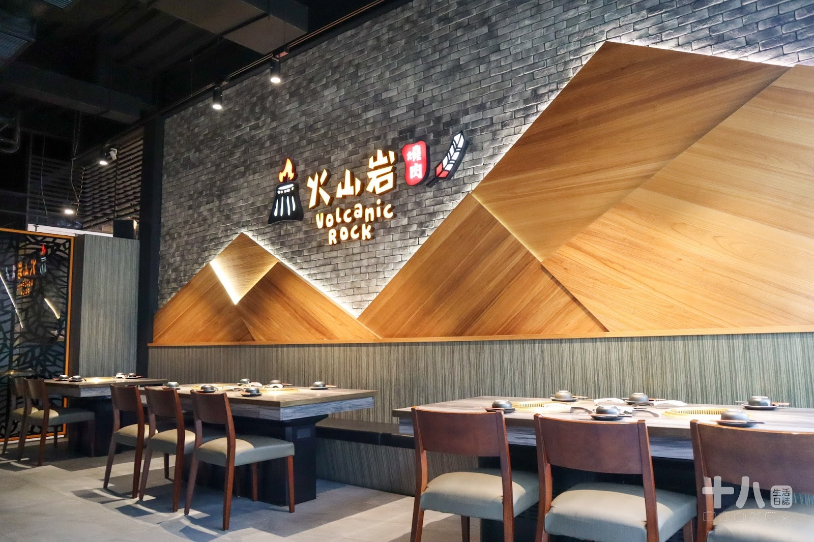 【新竹美食】火山岩燒肉竹北旗艦店｜印地安風主題特色燒肉、岩漿火鍋新品牌，肉品種類多樣化、海鮮肉品一次滿足！(2022/12/31前，出示此文章享95折、送風味雞頸肉)