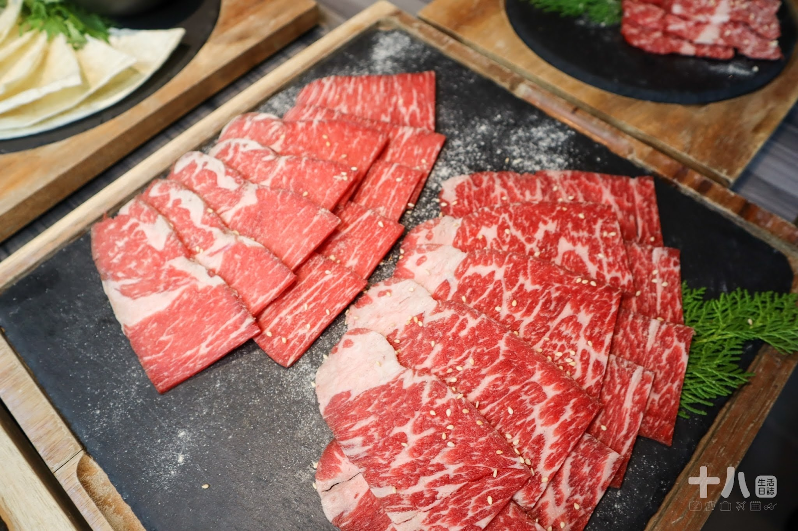 【新竹美食】火山岩燒肉竹北旗艦店｜印地安風主題特色燒肉、岩漿火鍋新品牌，肉品種類多樣化、海鮮肉品一次滿足！(2022/12/31前，出示此文章享95折、送風味雞頸肉)