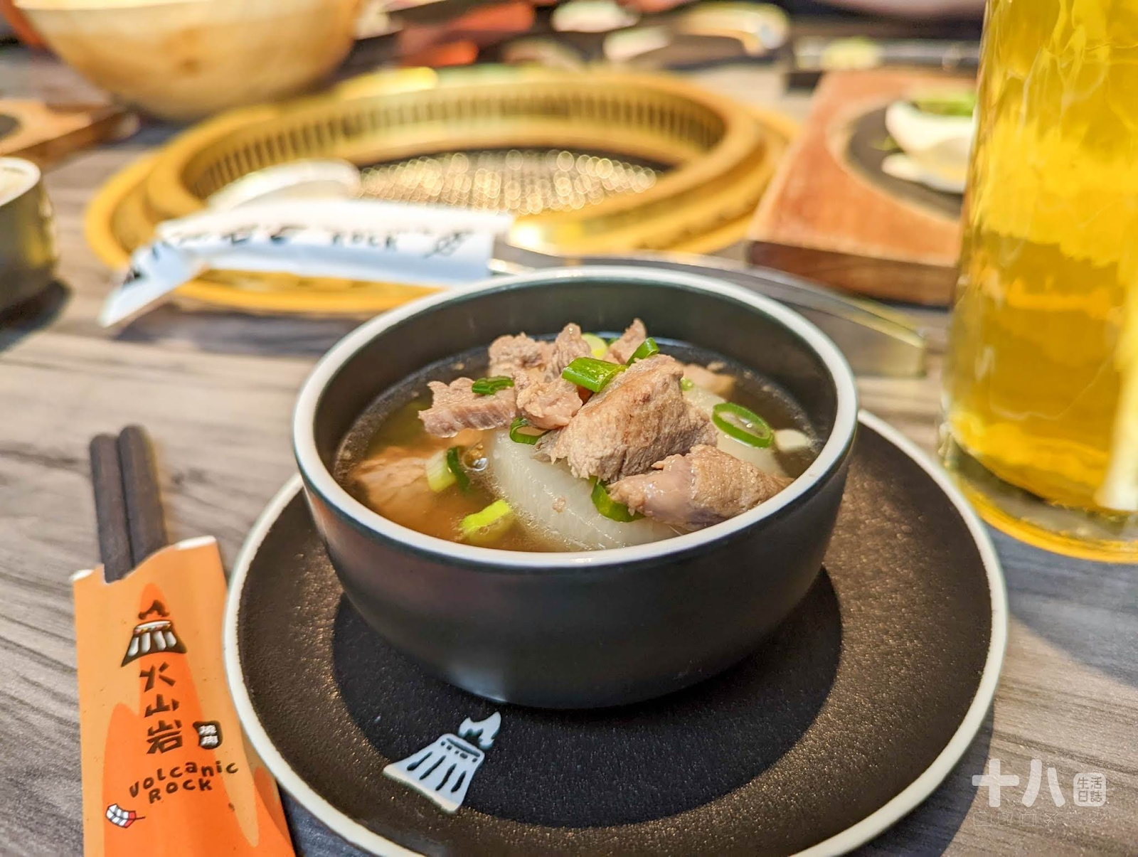 【新竹美食】火山岩燒肉竹北旗艦店｜印地安風主題特色燒肉、岩漿火鍋新品牌，肉品種類多樣化、海鮮肉品一次滿足！(2022/12/31前，出示此文章享95折、送風味雞頸肉)