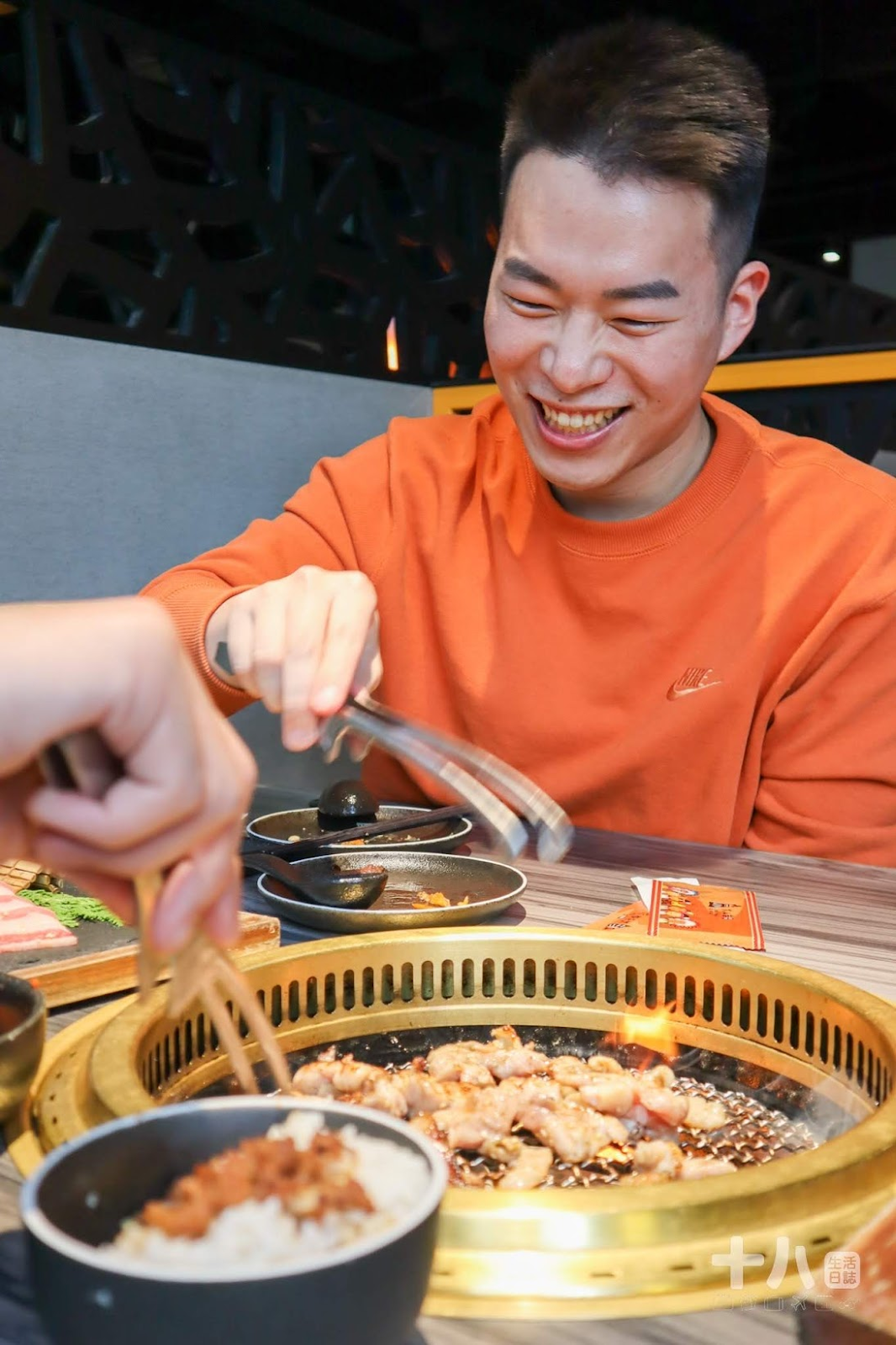 【新竹美食】火山岩燒肉竹北旗艦店｜印地安風主題特色燒肉、岩漿火鍋新品牌，肉品種類多樣化、海鮮肉品一次滿足！(2022/12/31前，出示此文章享95折、送風味雞頸肉)