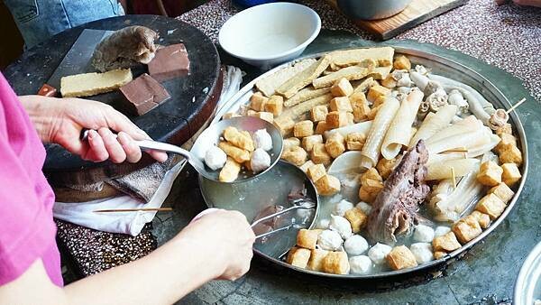 【基隆美食】李家鍋貼饅頭-隱藏在狹小巷弄裡不顯眼的烤饅頭店