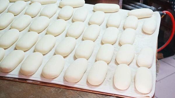 【基隆美食】李家鍋貼饅頭-隱藏在狹小巷弄裡不顯眼的烤饅頭店