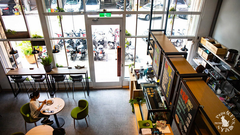 台中｜西區 米迷食光 MM VegDay 早午餐!　明亮透光大片落地窗戶有輕食／蔬壽司　咖啡飲料都有　純素/蛋奶素料理