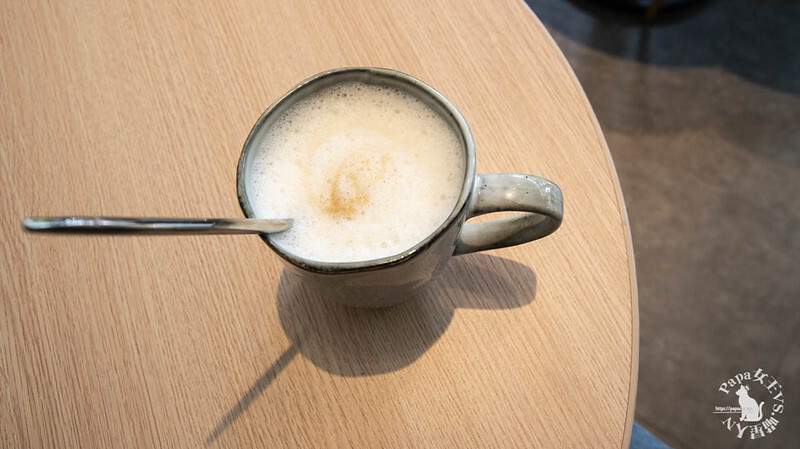 台中｜西區 米迷食光 MM VegDay 早午餐!　明亮透光大片落地窗戶有輕食／蔬壽司　咖啡飲料都有　純素/蛋奶素料理