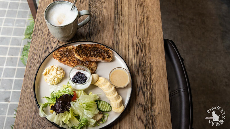 台中｜西區 米迷食光 MM VegDay 早午餐!　明亮透光大片落地窗戶有輕食／蔬壽司　咖啡飲料都有　純素/蛋奶素料理