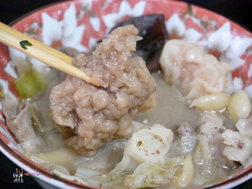 中壢老牌四川麻辣鍋吃到飽推出外帶餐~雙人餐550元有600g的肉肉，外帶小火鍋料多到炸還多送一份肉 | 哪哪麻