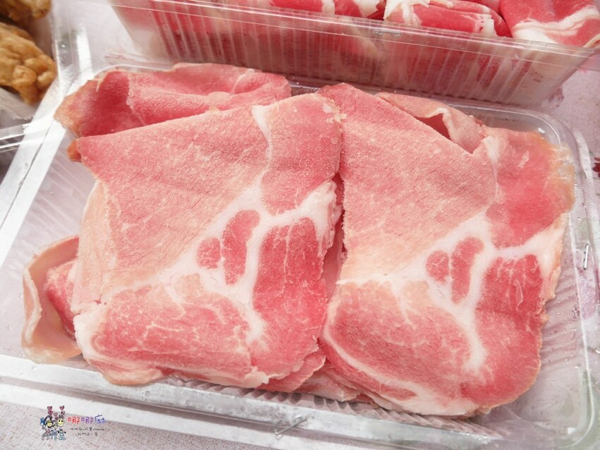 中壢老牌四川麻辣鍋吃到飽推出外帶餐~雙人餐550元有600g的肉肉，外帶小火鍋料多到炸還多送一份肉 | 哪哪麻