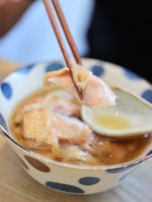 【台南食記】韓系超美質感雞湯店『屋裏的湯』銅板價小吃，創意鹹粿，養生藥膳湯品百元起，續加當歸養生湯免費喝到飽！