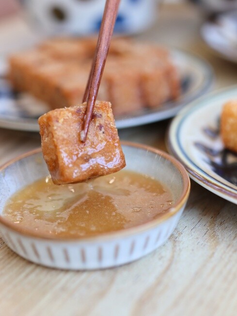 【台南食記】韓系超美質感雞湯店『屋裏的湯』銅板價小吃，創意鹹粿，養生藥膳湯品百元起，續加當歸養生湯免費喝到飽！