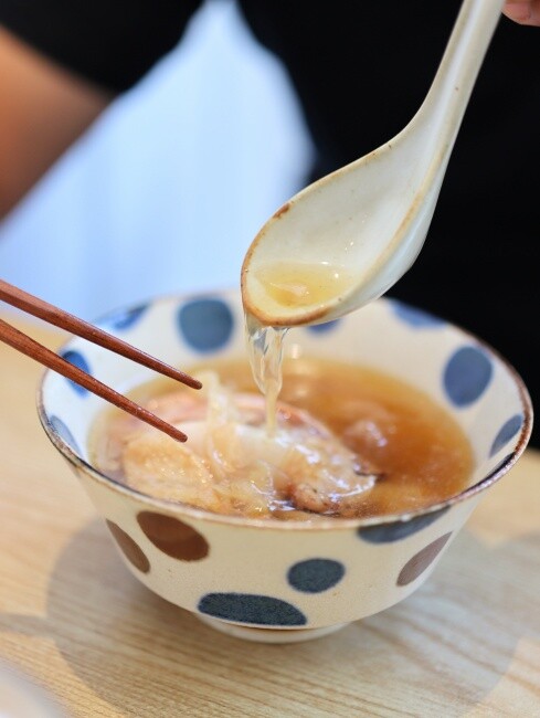 【台南食記】韓系超美質感雞湯店『屋裏的湯』銅板價小吃，創意鹹粿，養生藥膳湯品百元起，續加當歸養生湯免費喝到飽！